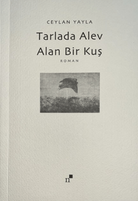 Tarlada Alev Alan Bir Kuş resmi